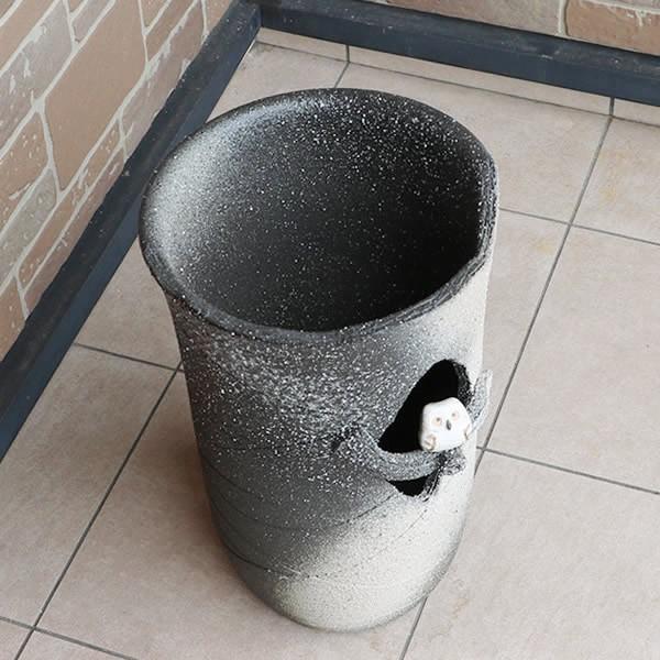 信楽焼傘立て  黒釉ふくろう彫 高さ27cm 楽天市場】かさ立て 傘立て 傘たて 傘置き 玄関 陶器 信楽焼 ふくろう