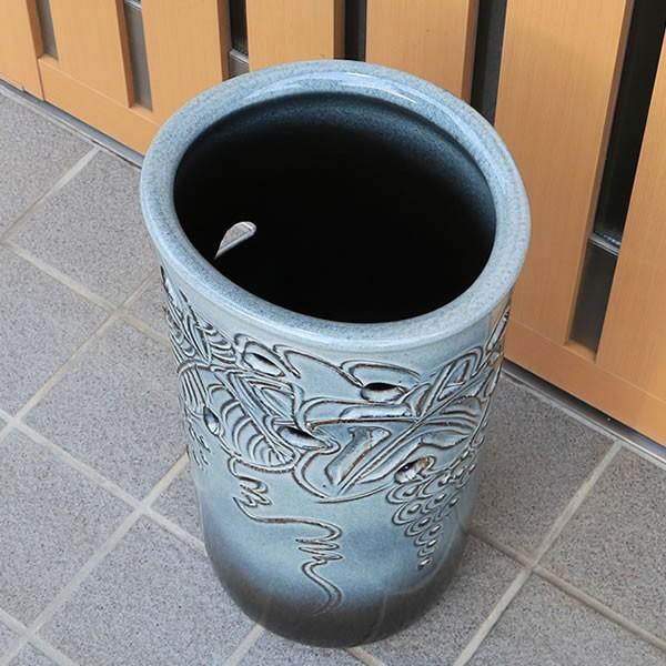 アンティーク モダン 銘入 陶器製 透かし彫り 傘立て 蝶々 玄関 収納 傘立て 陶器 おしゃれ 信楽焼 かさたて 和風 傘入れ モダン 玄関 新築