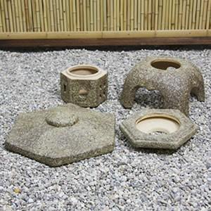 石灯籠風　灯篭　焼き物　陶器　灯籠　燈篭 Amazon.co.jp: 信楽焼 灯籠（とうろう） 10号六角雪見【ok-0043】 灯篭