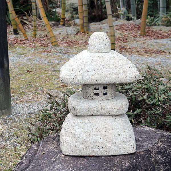 信楽焼陶器 置物 雪見灯籠  高さ２９cm 雪見灯籠 信楽焼 17号 雪見燈篭 灯籠 和風 トウロウ とうろう 陶器