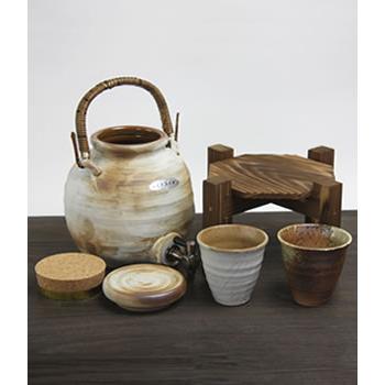 信楽焼 1升用焼酎サーバー 焼酎カップ2客付き 陶器 サーバー 焼酎