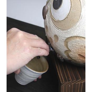 信楽焼 2升用フクロウ焼酎サーバー 陶器 ふくろう焼酎サーバー  焼酎サーバー 焼酎ビン 梟 ギフト ss-0099の画像