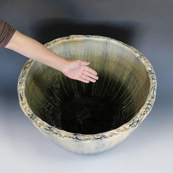 【新品】 信楽焼 睡蓮鉢 メダカ鉢 おしゃれ めだか鉢 陶器 水鉢 ビオトープ 金魚鉢 信楽焼き スイレン鉢 ハス鉢 20号白流し水鉢 su-0169 【RIZ9026385043】(32614円)