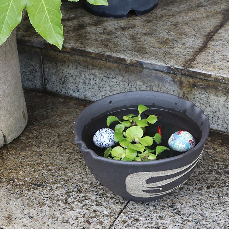 メダカ鉢 オーバーフロー付き 睡蓮鉢 めだか 金魚鉢 陶器 白 黒 メダカ鉢 オーバーフロー付き 睡蓮鉢 めだか 金魚鉢 陶器 白 黒