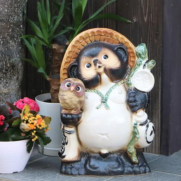 信楽焼 ふくろう狸 福を呼ぶ縁起物 13号茶フクロウ持ちタヌキ タヌキ ふくろう狸 タヌキ 陶器 たぬき置物 たぬき 名前入れ たぬき置物 狸 梟 Ta 0061 しがらき 春先取りのの