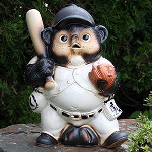名門　狸庵の珍しいバットを持ったキュートなお目目のタヌキ君の置物です。 信楽焼 野球狸(大) たぬき 開運 縁起物 可愛い ギフト 開店祝 置物