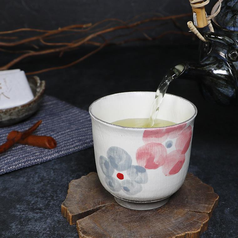 信楽焼 ペア 湯呑み 保温 2客セット 結婚祝い 食器 花柄 かわいい ゆ