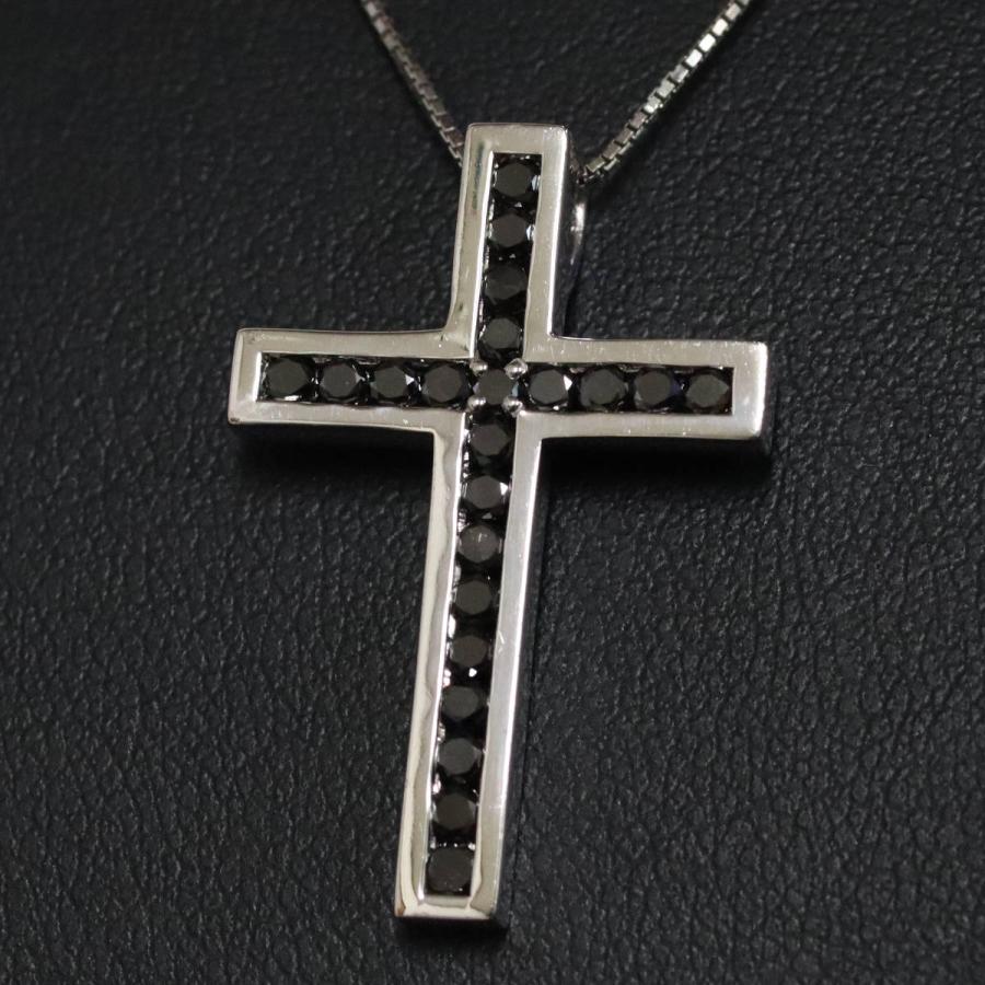 K18WGブラックダイヤモンドペンダント クロスモチーフ BkD0.57 5.5g