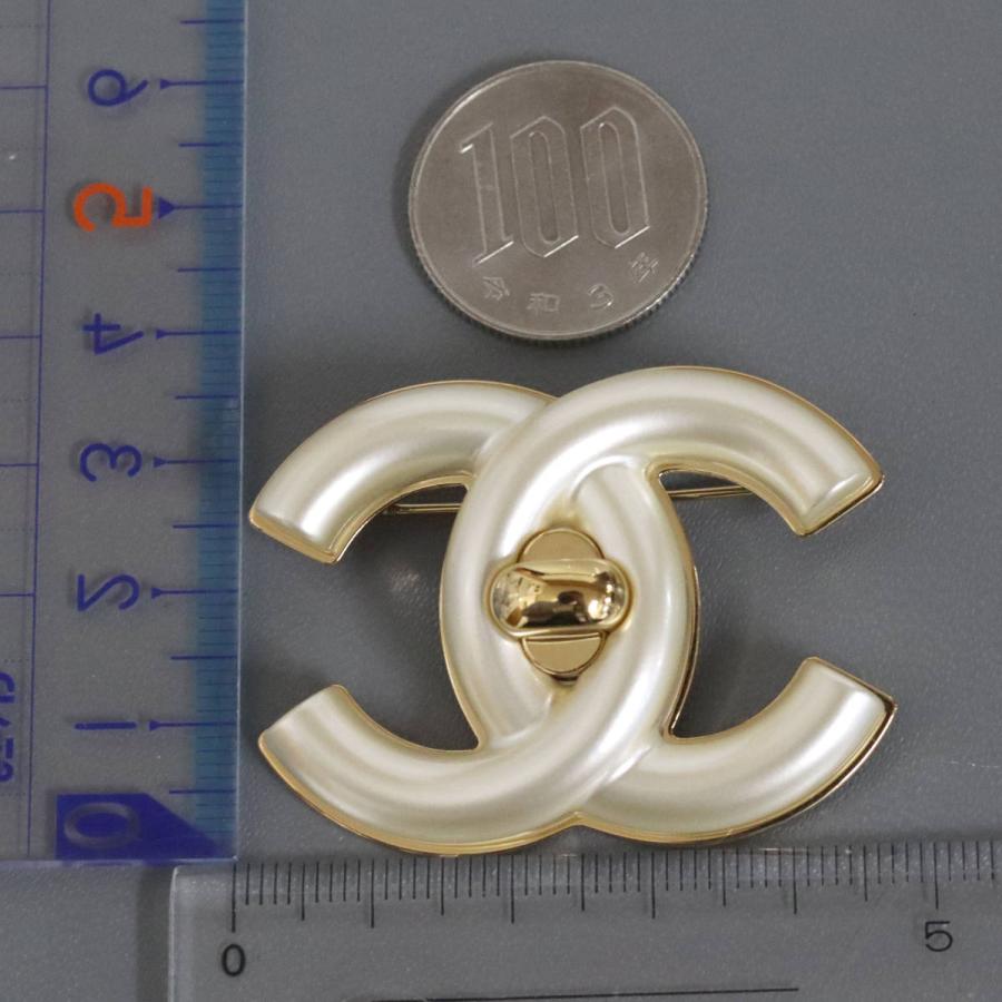 CHANEL（シャネル） ココマーク フェイクシェル ターンロック ブローチ