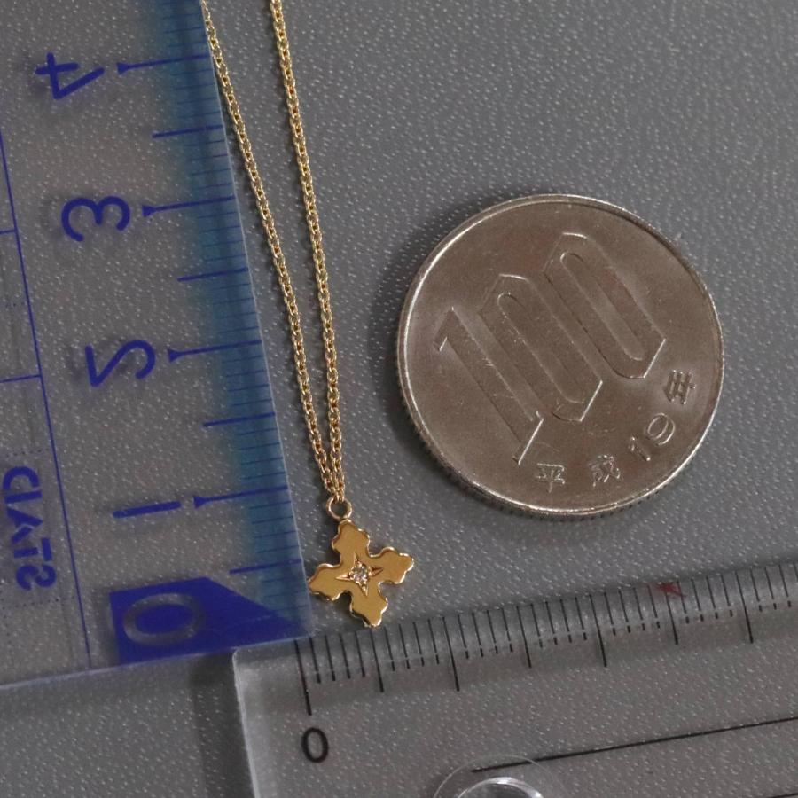 スタージュエリー K18ダイヤモンドネックレス クロスモチーフ D0.006