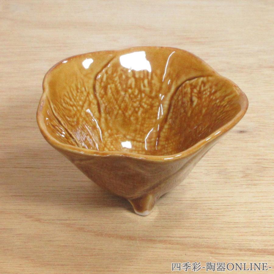 鉢 ボウル 小鉢 珍味 花型茶三ツ足小付 おしゃれ 業務用 和食器 美濃焼