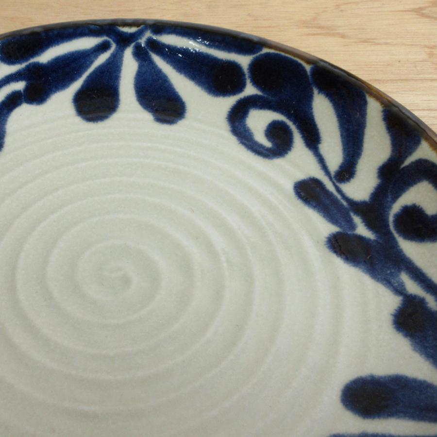 皿 パスタ皿 カレー皿 やちむん風 琉球ルリ唐草9.0皿 大皿 丸盛