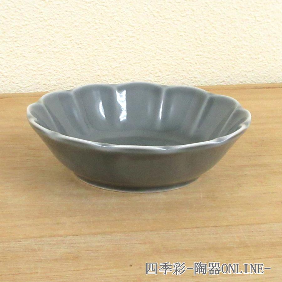 鉢 中鉢 ボウル 17cm 煮物鉢 浅鉢 おしゃれ かわいい グレー 菊型 花型