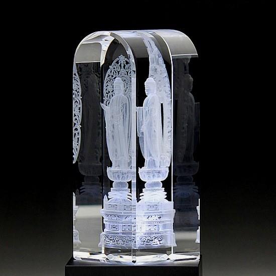 クリスタルガラス 癒しのお仏像 DB-5 阿弥陀如来（浄土宗） LED照明台付 クリスタルガラス 仏像 本尊 座釈迦 大日如来 阿弥陀如来の画像
