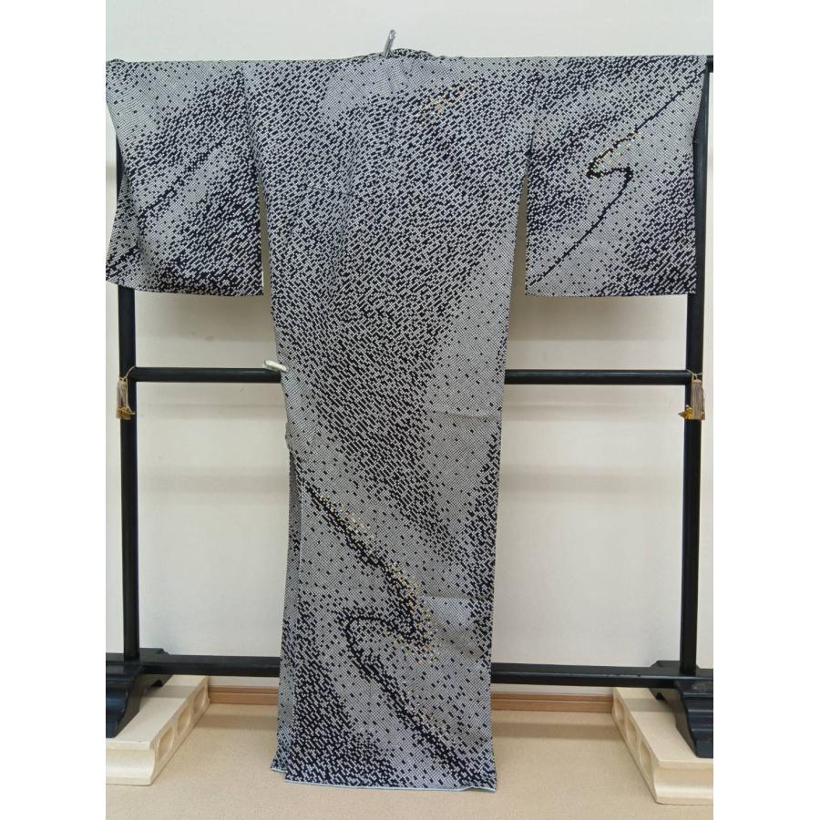 金糸と銀糸を使った刺繍が入った訪問着 : 悉皆屋おばさんの店 - 通販 
