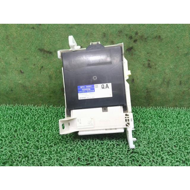 アクア アクア DAA-NHP10 ヒューズボックス MPX BODYコンピューター 