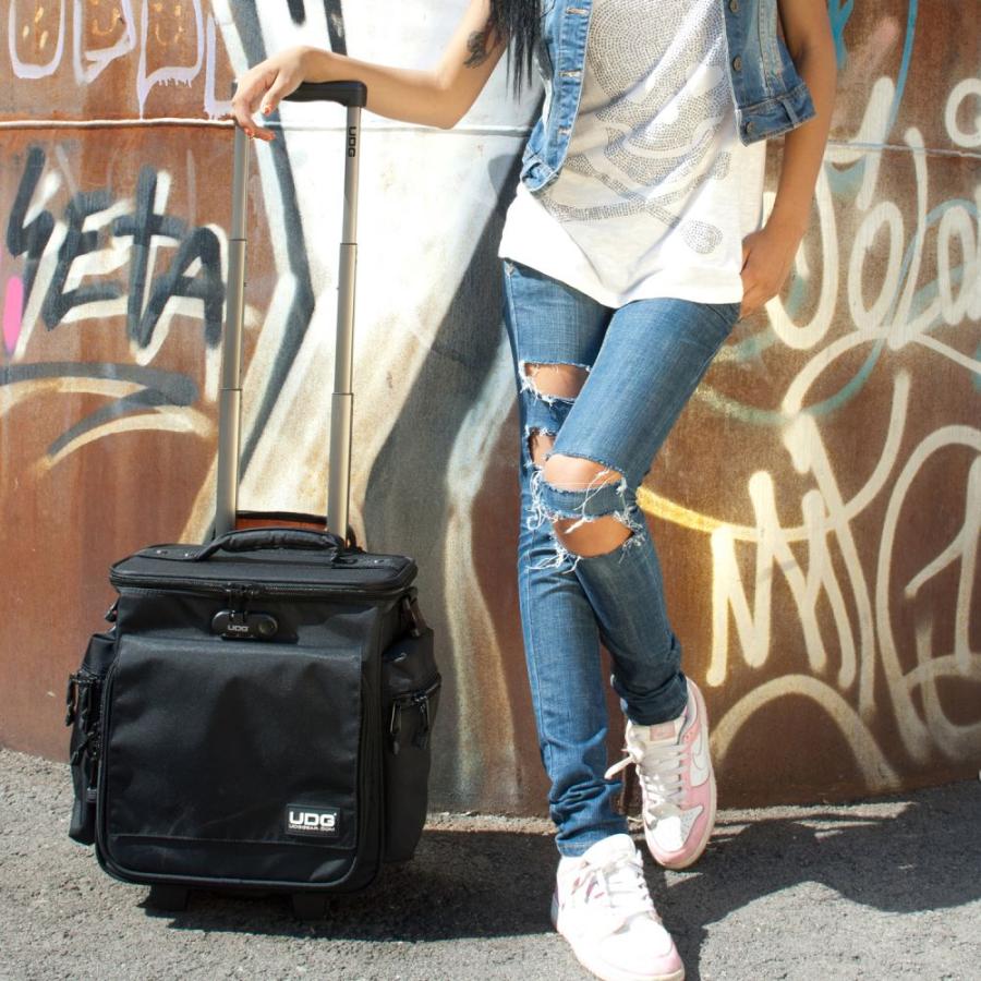 UDG UDG Ultimate SlingBag Trolley DeLuxe Black, Orange Inside MK2