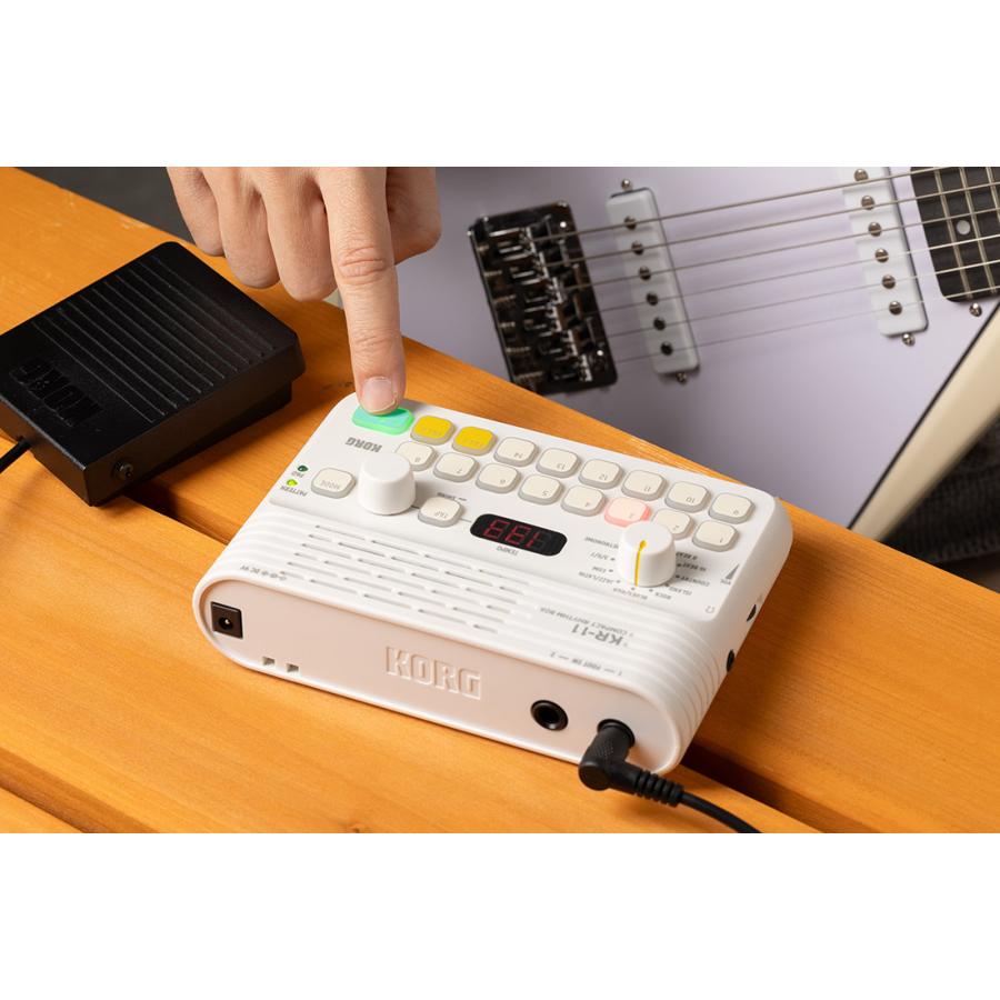 美品 KORG KR11 リズムマシーン　ドラム　スピーカー内蔵 KORG（コルグ） KR-11 スピーカー内蔵 リズムボックス リズムマシン