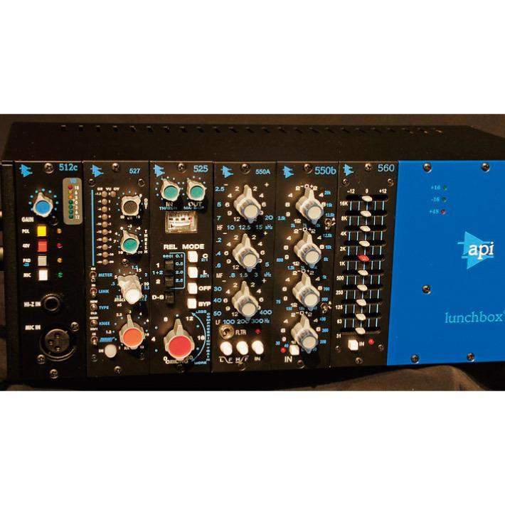 API エーピーアイ 6-slot lunchbox 500Series Portable Rack with bult