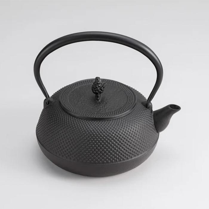 岩鋳（IWACHU） IH対応 南部鉄器 鉄瓶 18型平丸アラレ 黒焼付 1.7L
