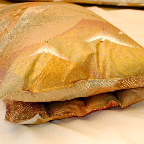 高さや硬さが調整できる「まくら」旅館で大人気 |  | 02