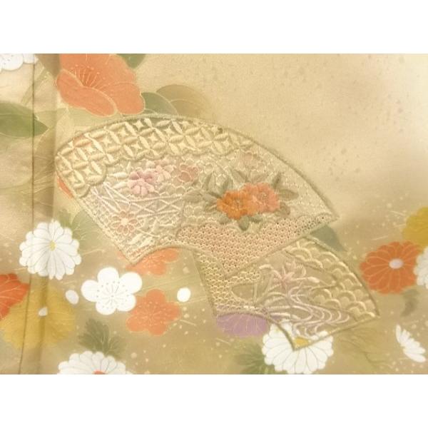 ys7493390; 地紙に菊・梅模様刺繍一つ紋訪問着【着】_3