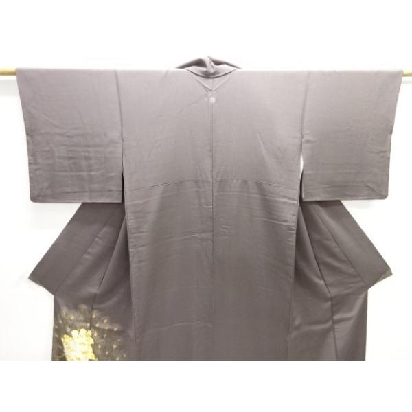 ys7739237; 金彩松ぼっくり模様刺繍一つ紋色留袖(重ね衿付き)【着】_1