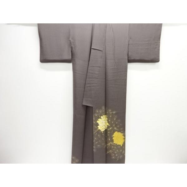 ys7739237; 金彩松ぼっくり模様刺繍一つ紋色留袖(重ね衿付き)【着】_7