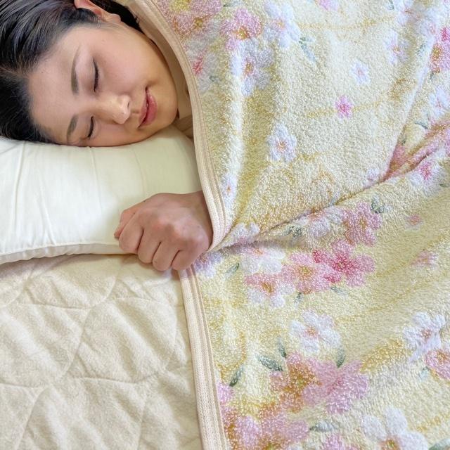 --タオルケット シングル 日本製 薄手 薄い 軽い 花柄 ひんやり グリーン イエロー 夏に快適 春夏 お昼寝 冷感 国産 おぼろプリント 140×190センチ |  | 05