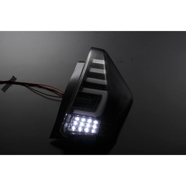流れるウィンカー] プリウスα オールLEDテールランプ Ver.2 [レッド