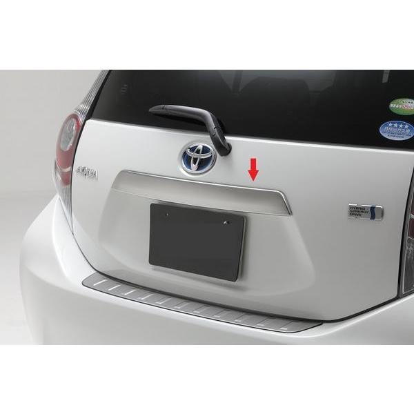 アクア　NHP10 トヨタ純正　リアコンビガーニッシュ アクア NHP10 prius C ABS製 リアガーニッシュ バックドア