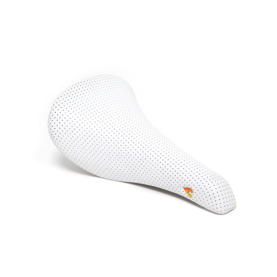 パーツ cinelli VOLARE SADDLE チネリ(Cinelli) ヴォラーレ サドル[Volare Saddle] ホワイトパーフォ