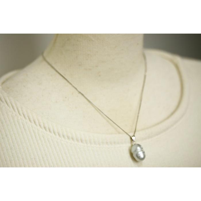 南洋白蝶真珠パールペンダントトップ 18×12mm ホワイトカラー K14WG製 