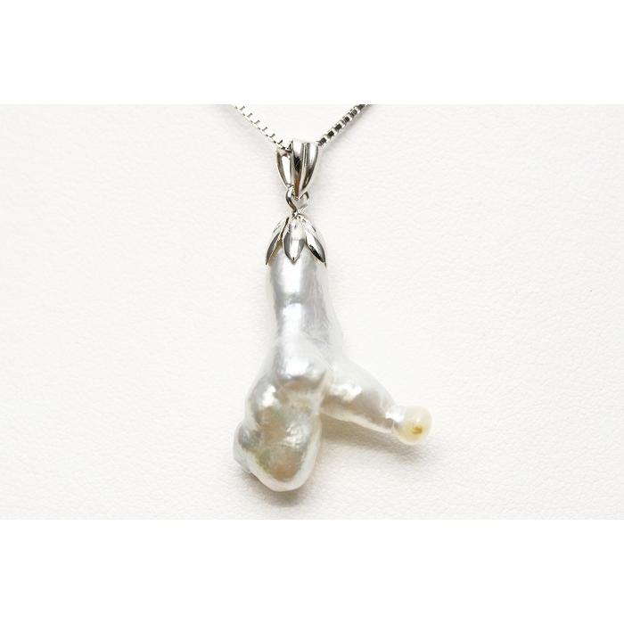 南洋白蝶真珠パールペンダントトップ　16×15mm　ホワイトカラー　K14WG製 南洋白蝶真珠パールペンダントトップ ケシ 23×7mm ホワイトカラー