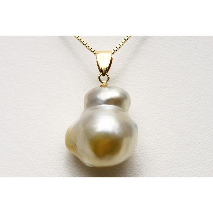 南洋白蝶真珠パールペンダントトップ　17×14mm　ナチュラルゴールドカラー　K18製