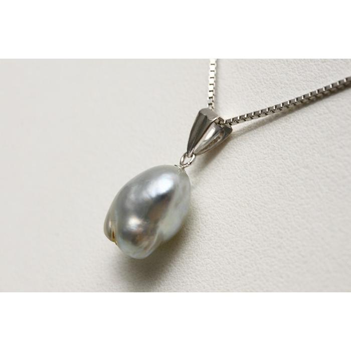 南洋白蝶真珠パールペンダントトップ　11mm　ホワイトカラー　K14WG製 南洋白蝶真珠パールペンダントトップ ケシ 11×9mm ホワイト