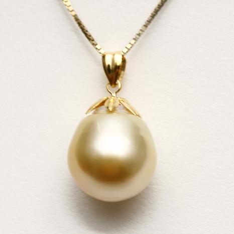 南洋白蝶真珠パールペンダントトップ 13mm ナチュラルゴールドカラー