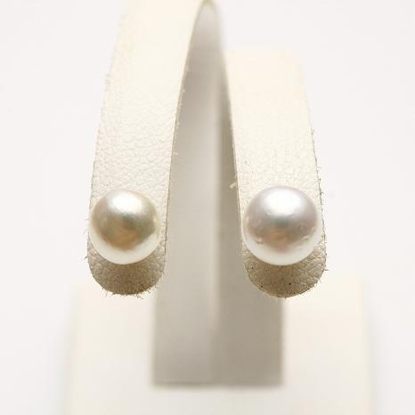 南洋白蝶真珠パールピアス　ケシ　6mm　ホワイトカラー　K14WG製