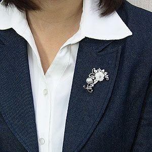 ブローチ 花 パール 真珠 南洋白蝶真珠 ホワイト系 直径10mm 白蝶貝 フラワー 花モチーフ シルバー 送料無料 フォーマル プレゼント ギフト 自分買い puの画像