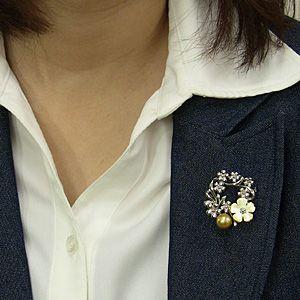 ブローチ 花 パール 真珠 3WAY ピンブローチ 南洋白蝶真珠 ゴールド系 直径10mm 黄蝶貝 花モチーフ シルバー 送料無料 プレゼント ギフト ご褒美 自分買い puの画像
