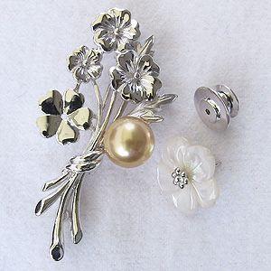 ブローチ 花 パール 真珠 3WAY ピンブローチ 南洋白蝶真珠 ゴールド系 直径10mm 白蝶貝 花モチーフ シルバー 送料無料 プレゼント ギフト ご褒美 自分買い puの画像