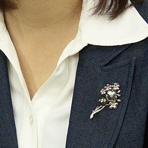 ブローチ 花 パール 真珠 タヒチ黒蝶真珠 グリーン系 直径10mm 黒蝶貝 フラワー 花モチーフ シルバー 送料無料 フォーマル プレゼント ギフト 自分買い puの画像