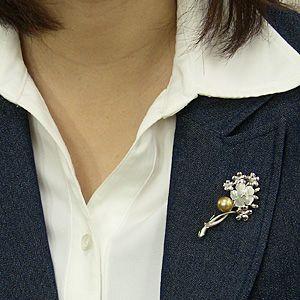 ブローチ 花 パール 真珠 南洋白蝶真珠 ゴールド系 直径10mm 白蝶貝 フラワー 花モチーフ シルバー 送料無料 フォーマル プレゼント ギフト 自分買い puの画像