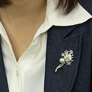 ブローチ 花 パール 真珠 南洋白蝶真珠 ホワイト系 直径10mm 白蝶貝 フラワー 花モチーフ シルバー 送料無料 フォーマル プレゼント ギフト 自分買い puの画像
