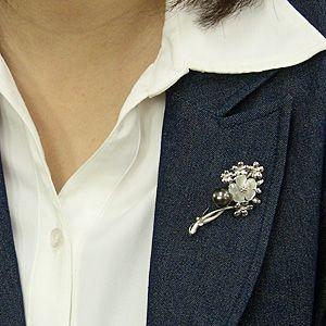 ブローチ 花 パール 真珠 タヒチ黒蝶真珠 グリーン系 直径10mm 白蝶貝 フラワー 花モチーフ シルバー 送料無料 フォーマル プレゼント ギフト 自分買い puの画像