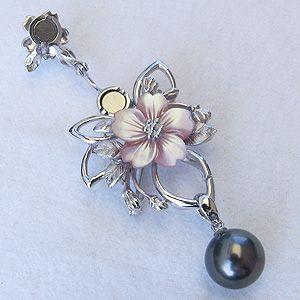 ブローチ 花 パール 真珠 ブローチ タヒチ黒蝶真珠 グリーン系 直径10mm ピンク貝 花モチーフ 5WAYタイプ 送料無料 フォーマル プレゼント ギフト puの画像