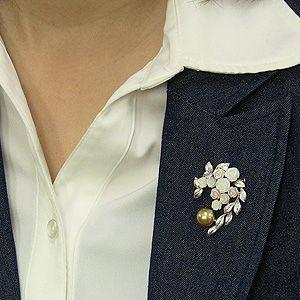 ブローチ パール 真珠 南洋白蝶真珠 ゴールド系 10mm 白蝶貝 ピンク貝 フラワー 花モチーフ ローズ 薔薇 送料無料 フォーマル プレゼント ギフト 自分買い puの画像