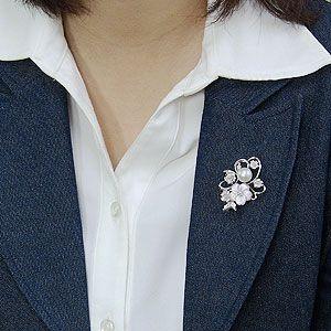 ブローチ 花 パール 真珠 ブローチ 南洋白蝶真珠 ホワイト系 10mm ピンク貝 花モチーフ パール 真珠 送料無料 フォーマル プレゼント ギフト 自分買い puの画像