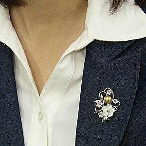 ブローチ 花 パール 真珠 ブローチ 南洋白蝶真珠 ゴールド系 直径10mm 白蝶貝 花モチーフ 送料無料 フォーマル プレゼント ギフト ご褒美 自分買い puの画像