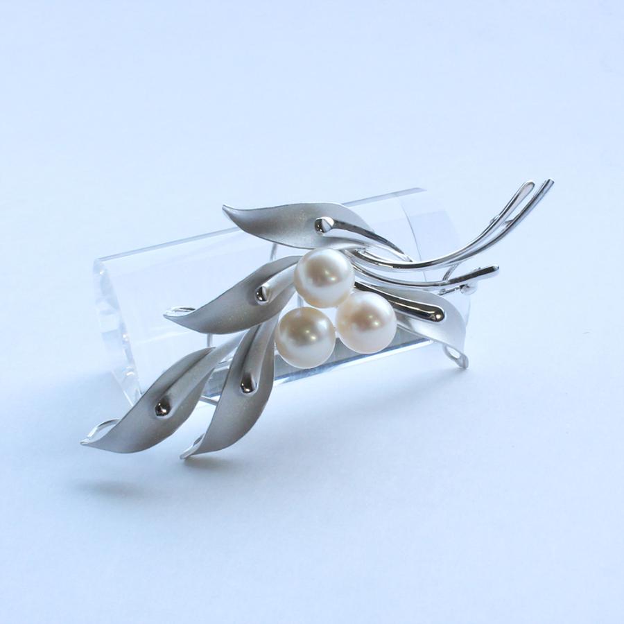パール ブローチ 真珠 フォーマル 植物モチーフ ホワイト系パール
